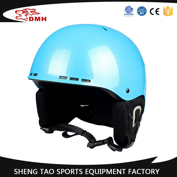 Casco da sci alla moda