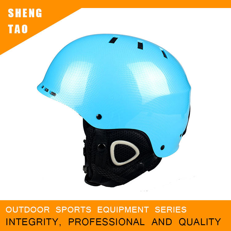 Casco da sci alla moda