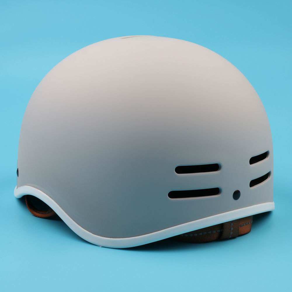 Casco da pattinaggio per adulti certificato CE all'ingrosso Casco da skateboard per scooter elettrico di sicurezza per adulto
