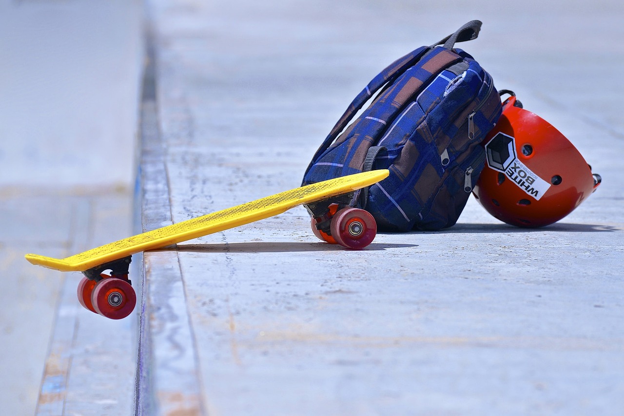 caschi da skateboard