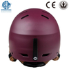 con protezione casco da sci, casco da pattinaggio su ghiaccio, casco da sci