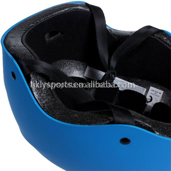 Proteggi il casco per adulti con l'uso per lo skateboard