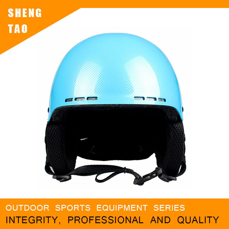 Casco da sci alla moda