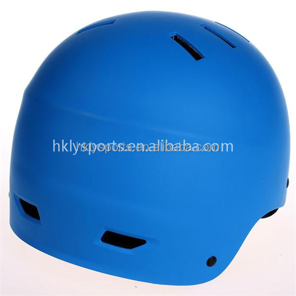 Proteggi il casco per adulti con l'uso per lo skateboard