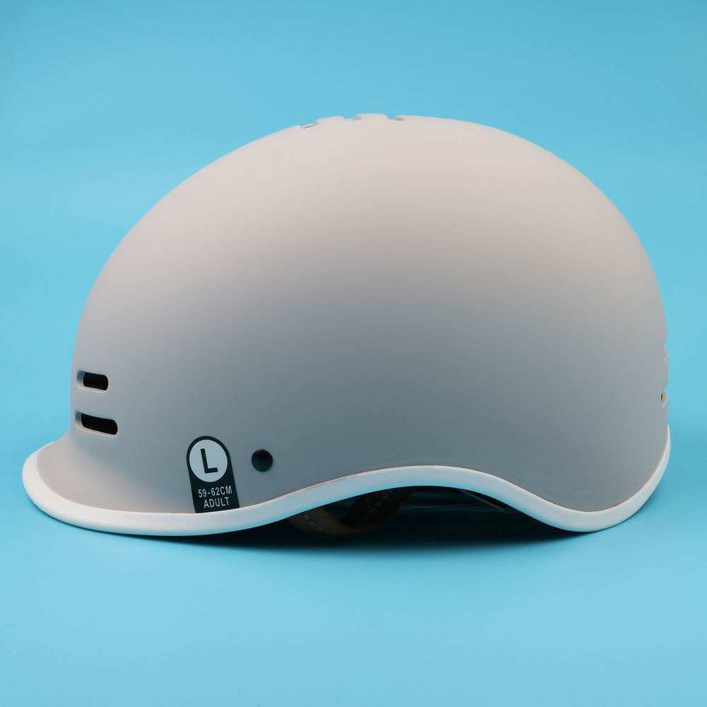 Casco da pattinaggio per adulti certificato CE all'ingrosso Casco da skateboard per scooter elettrico di sicurezza per adulto
