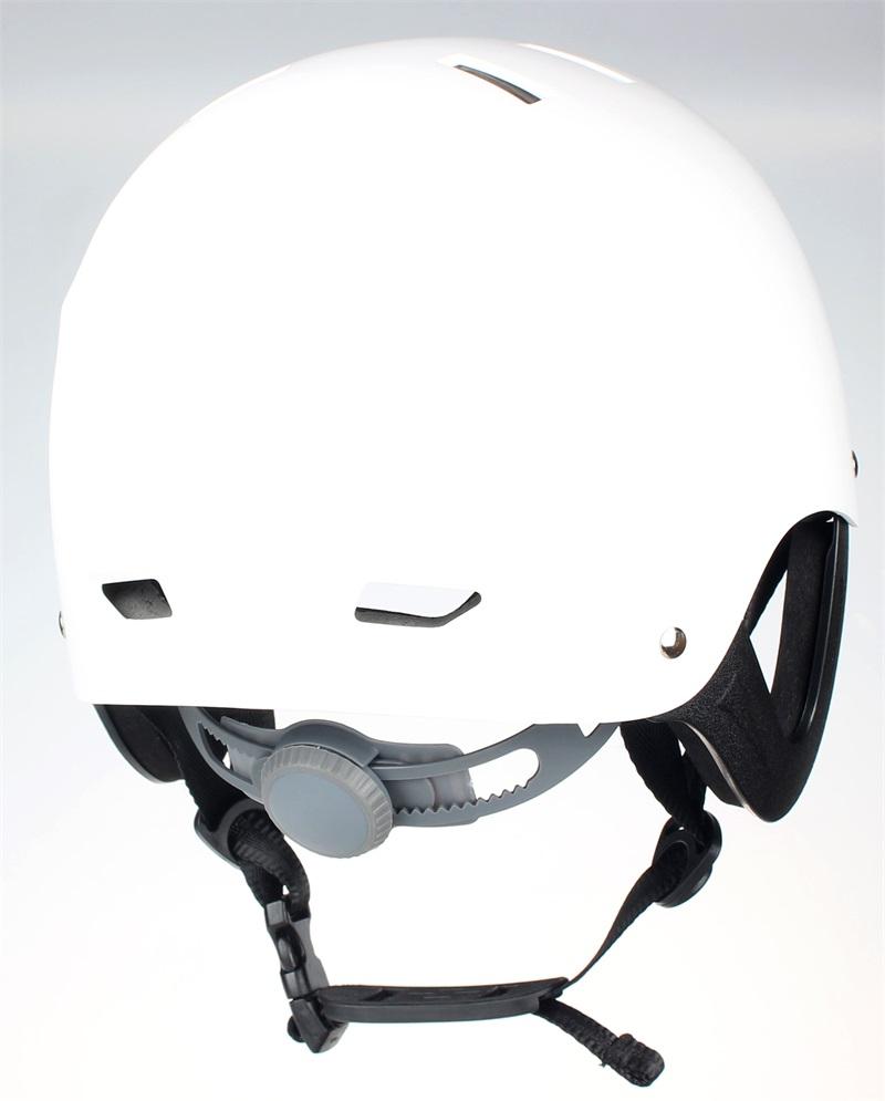 Casco per sport acquatici per kayak, canoa, wakeboard